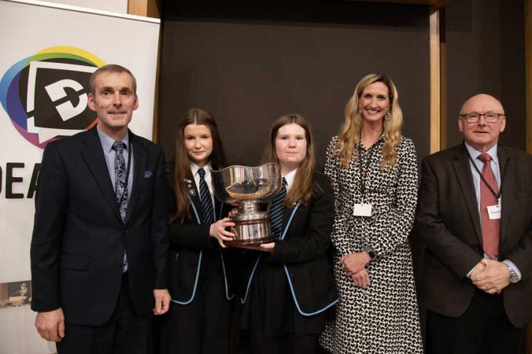 Deasbad winners 2023 Sir E Scott with judges Angus MacLennan, Joy Dunlop and Iain MacAulay